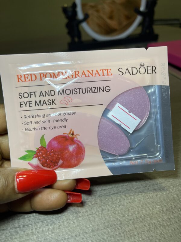 Moisturizing Eye Mask